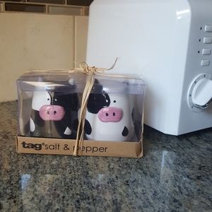 Tag Ceramic Cow Salt and Pepper Shakers